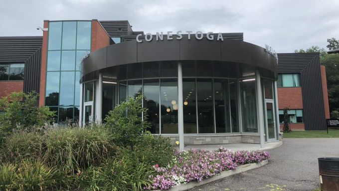 康尼斯托加学院再裁近180人，校方归咎国际生新政致注册量锐减 ...